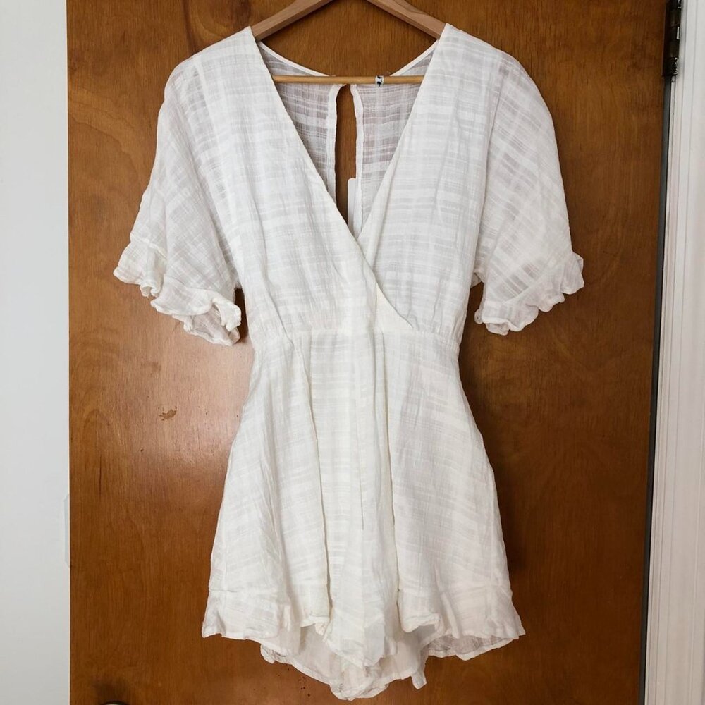 Light-weight ruffled romper